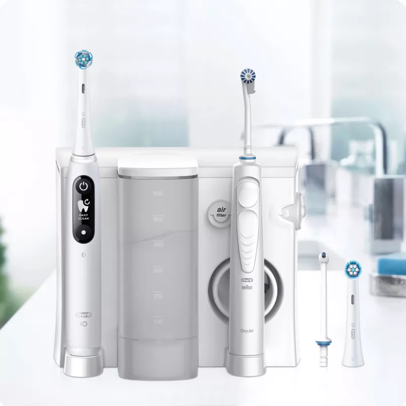 Oral-B iO6 elektrická zubná kefka s ústnou sprchou OxyJet, biela
