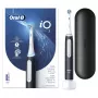 Oral-B elektrická zubná kefka pre dospelých rotačno-oscilačná zubná kefka čierna biela