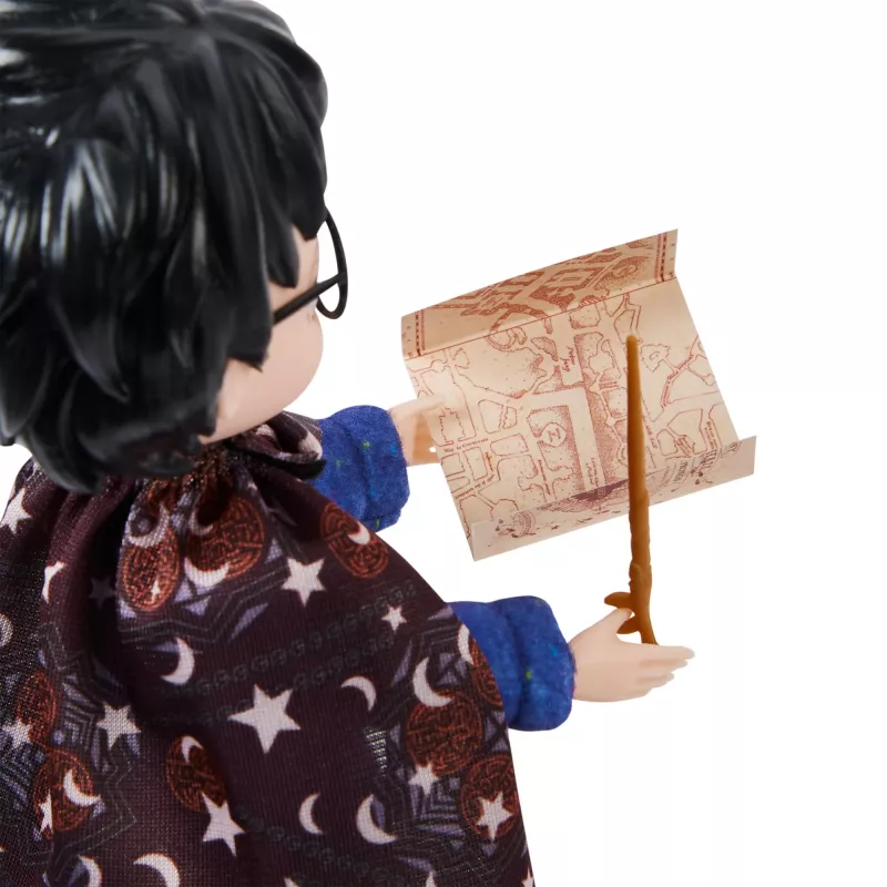 Wizarding World Harry Potter, 8-palcová sada bábik Harry Potter s maskovacím plášťom a 5 doplnkami pre bábiky, detská hračka od 6 rokov