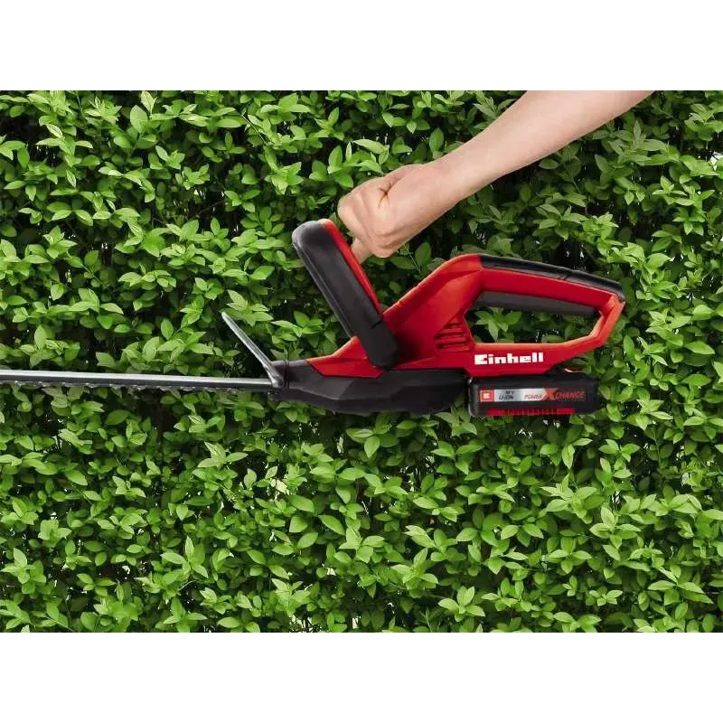 Einhell GE-CH 1846 Li Kit akumulátorové nožnice na živý plot, 18 V, lítium-iónový akumulátor 2,0 Ah, dvojitý nôž, dĺžka rezu 52 cm, červené/čierne