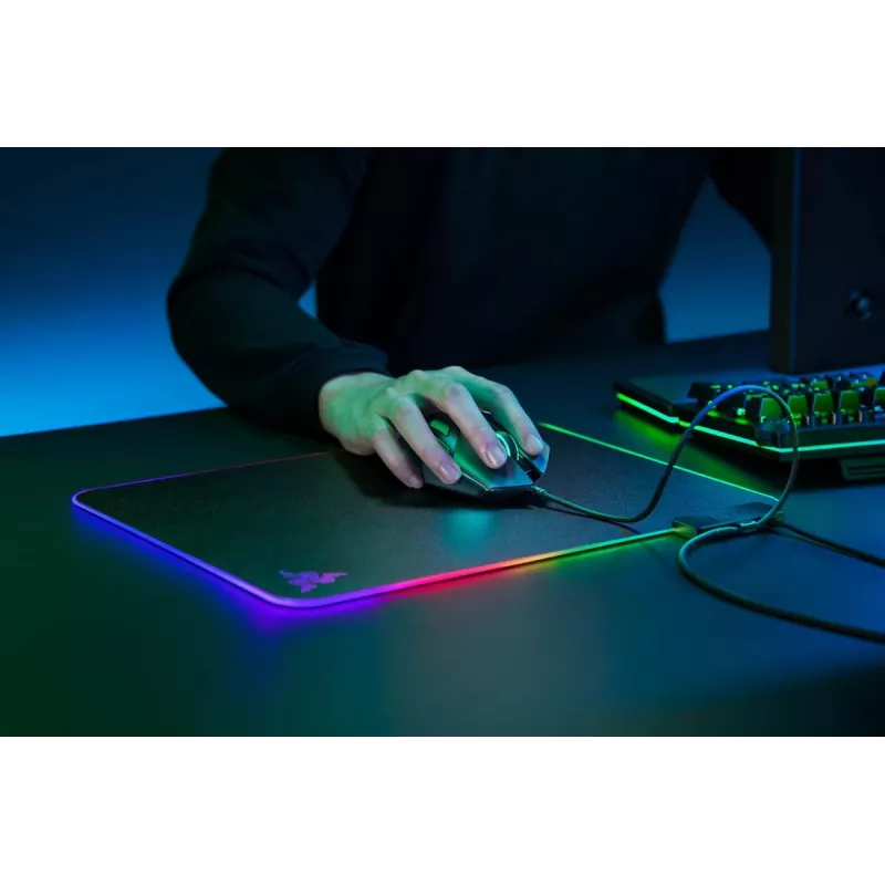 RAZER Firefly V2 Gaming podložka pod myš čierna