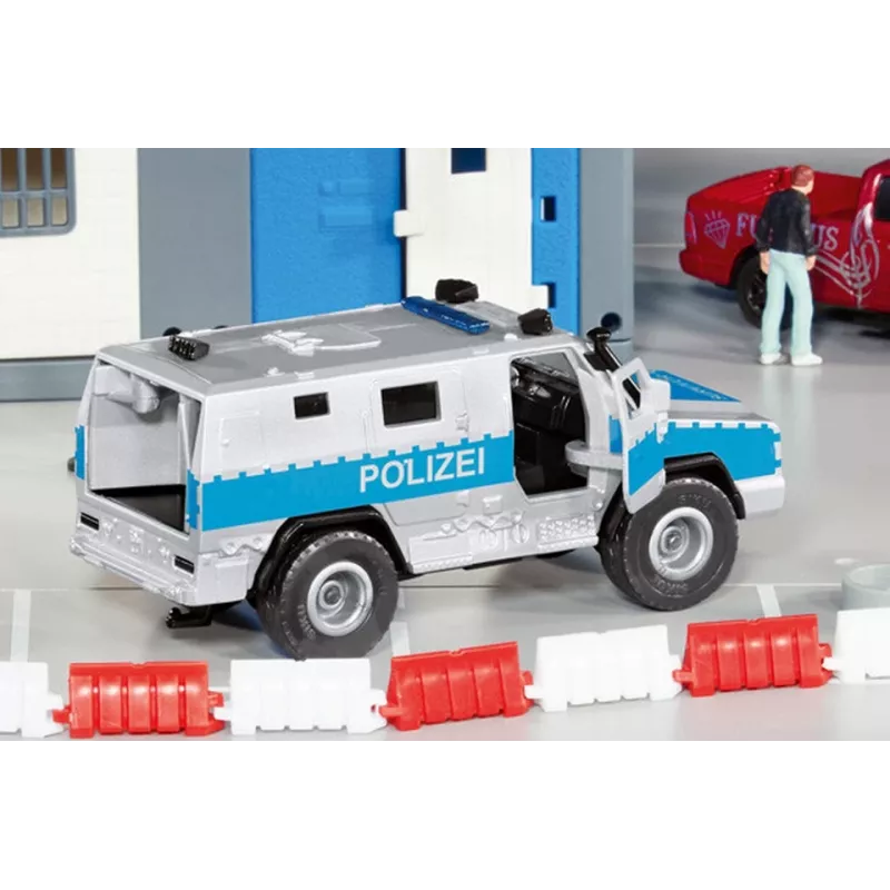 Siku Rheinmetall MAN Survivor R model policajného auta zmontovaný 1:50