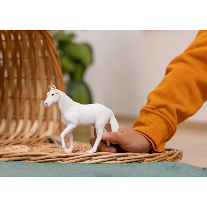 Figúrka Schleich Camarillo kobyla biela 13959S odporúčaný vek 3+