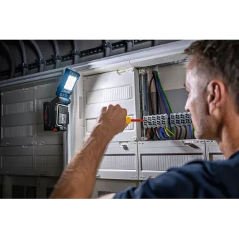 Bosch Professional GLI 18V-800 akumulátorové pracovné svetlo, 800 lm