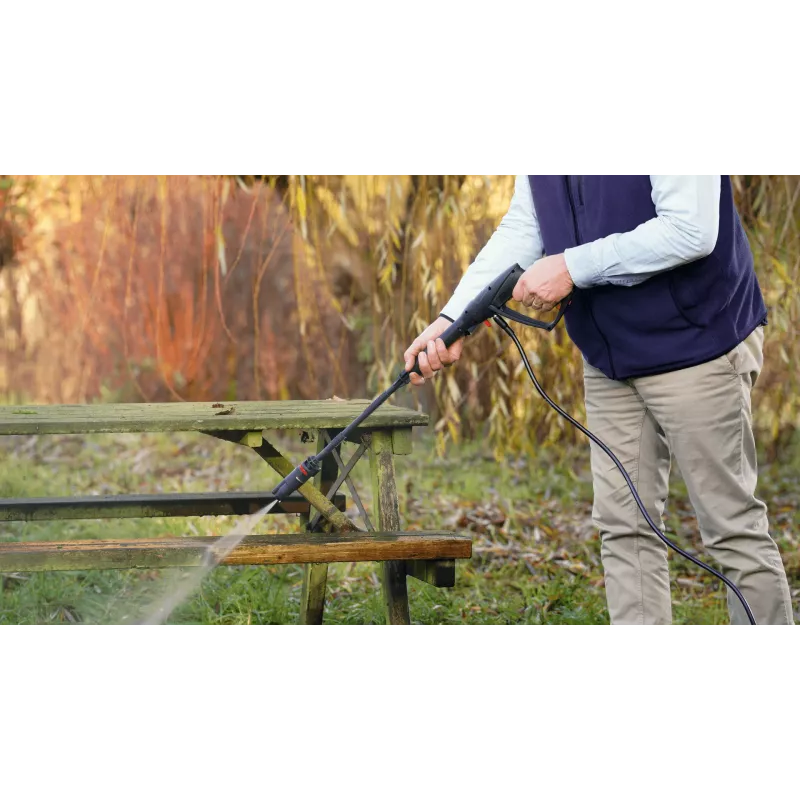 Vysokotlakový čistič Bosch UniversalAquatak 36V-100 — 100 bar, 36V akumulátorový