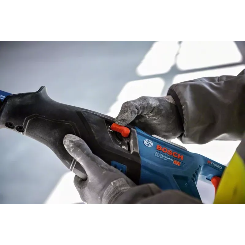 Bosch GSA 18V-28 Professional BITURBO akumulátorová chvostová píla, 18 V, zdvih 28 mm, bez akumulátora, L-BOXX, modro-čierna