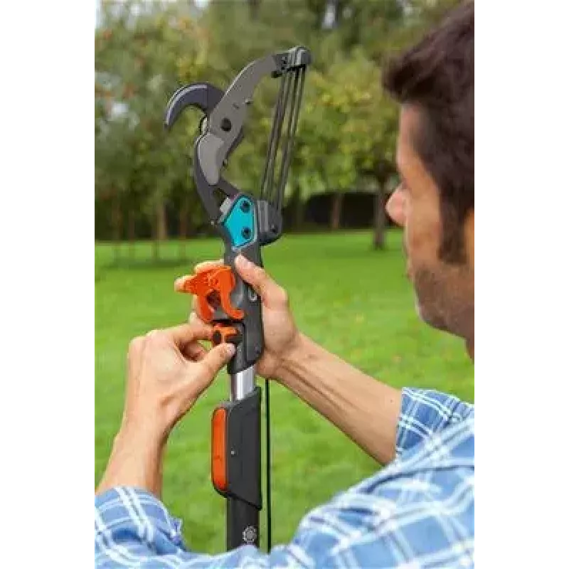 Teleskopická tyč Gardena Combisystem 210 - 390 cm