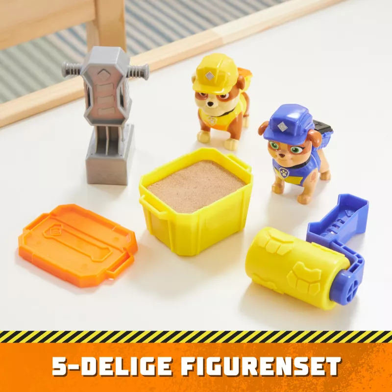 Sada akčných figúrok Usorteret Rubble and Mix s 3 oz Kinetic Build-It Sand a 2 ručnými stavebnými hračkami – vek 3+