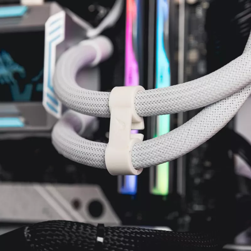 VALKYRIE All-in-One kvapalinový chladič Syn 240 ARGB biely