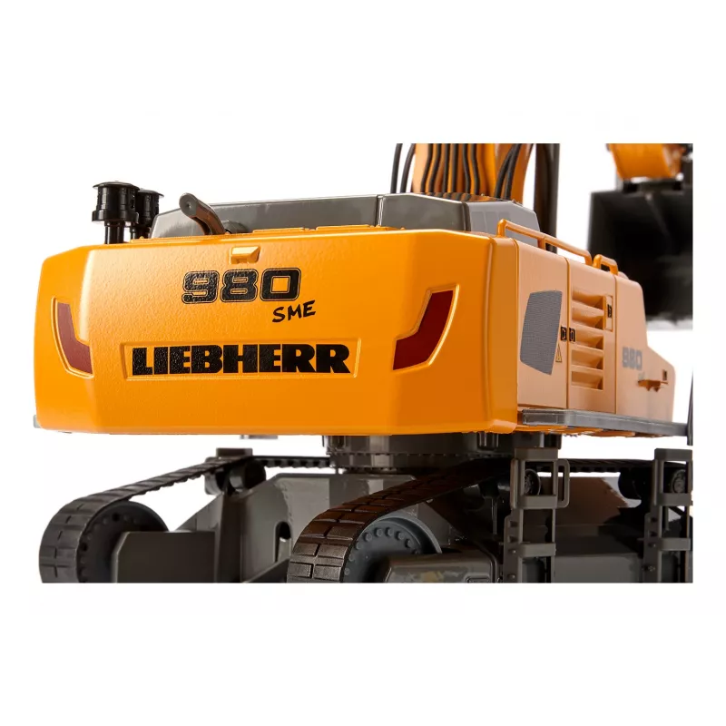 Model bágra Siku 6741 zmontovaný 1:32 na batérie