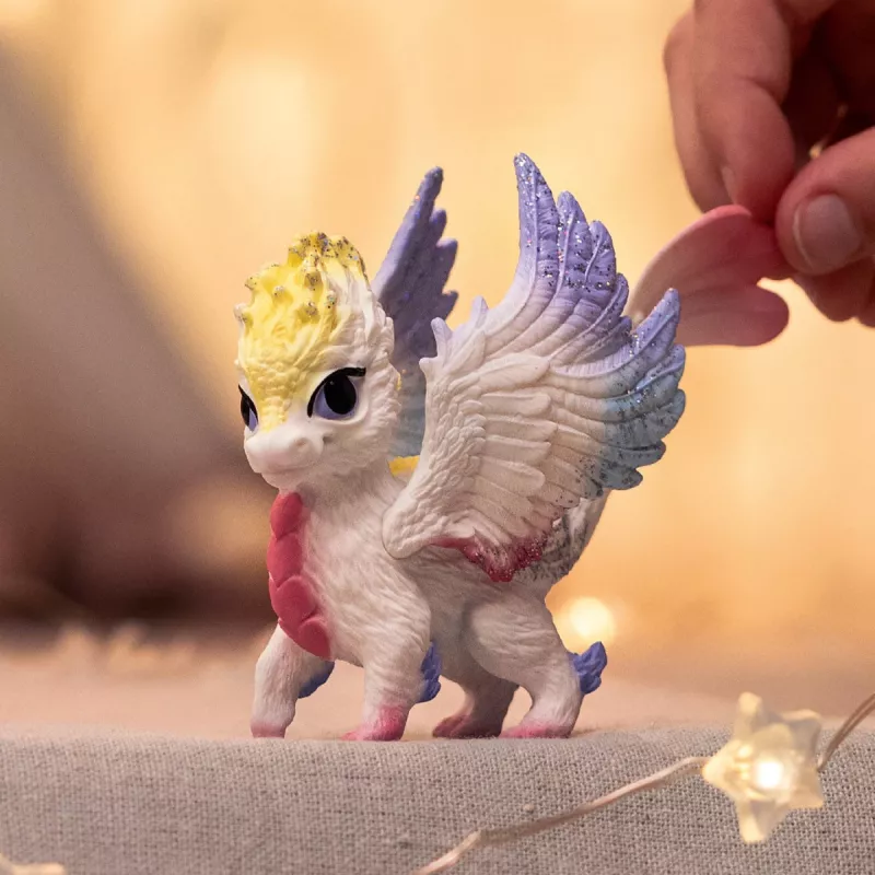 Schleich BAYALA dúhové dračie mláďa figúrka od 5 rokov, béžová modrá zelená, téma jednorožec/pegas