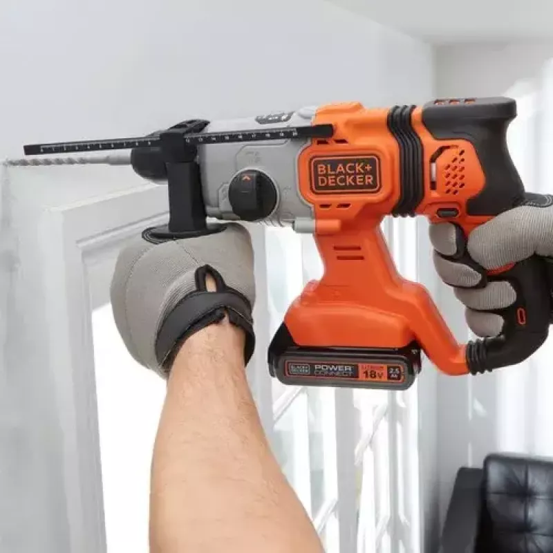 Vŕtačka Black & Decker BCD900E2K-QW 1880 RPM SDS Plus, 2,5 Ah akumulátor