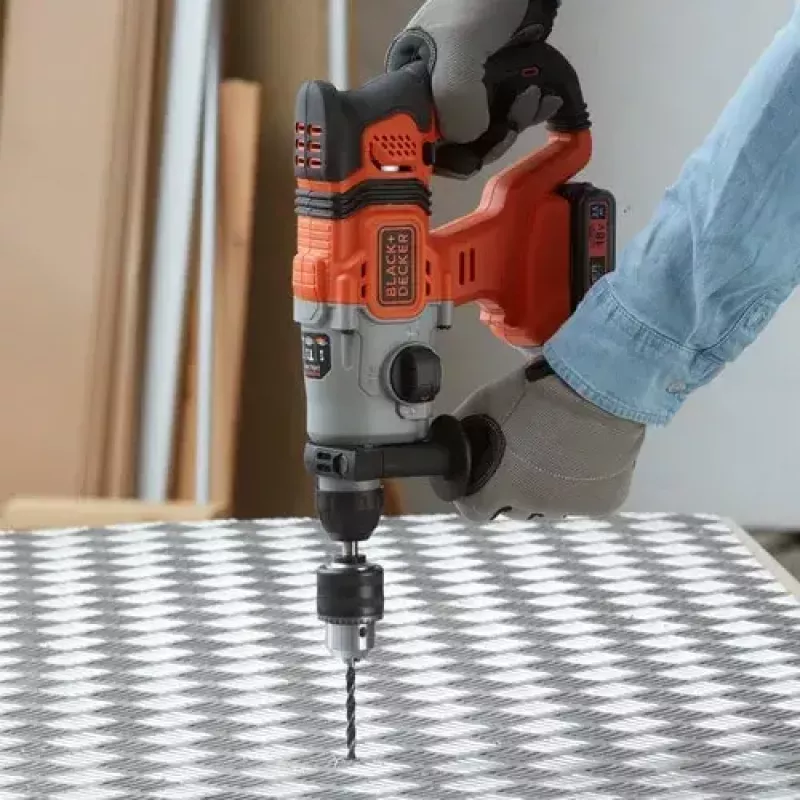Vŕtačka Black & Decker BCD900E2K-QW 1880 RPM SDS Plus, 2,5 Ah akumulátor