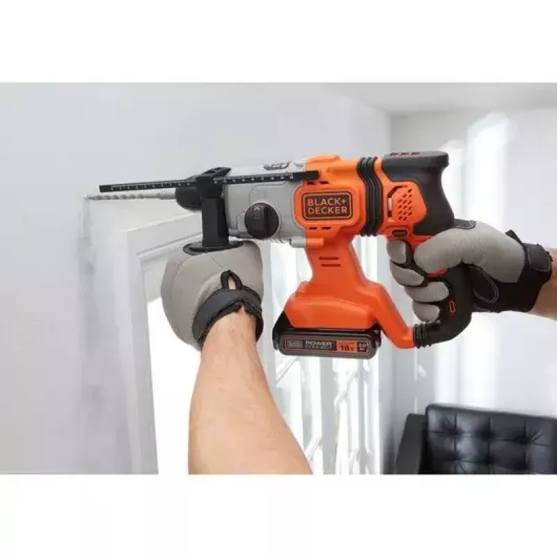 Vŕtačka Black & Decker BCD900B-XJ
