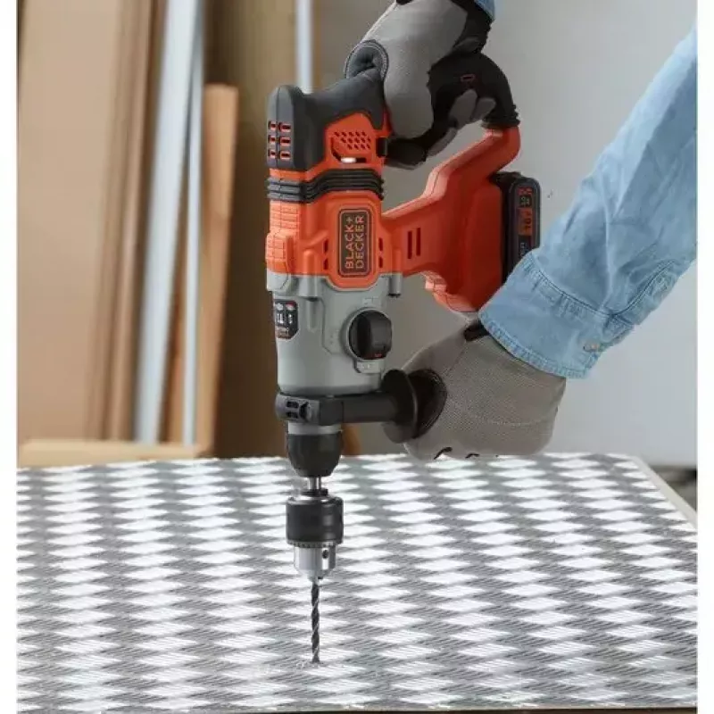 Vŕtačka Black & Decker BCD900B-XJ
