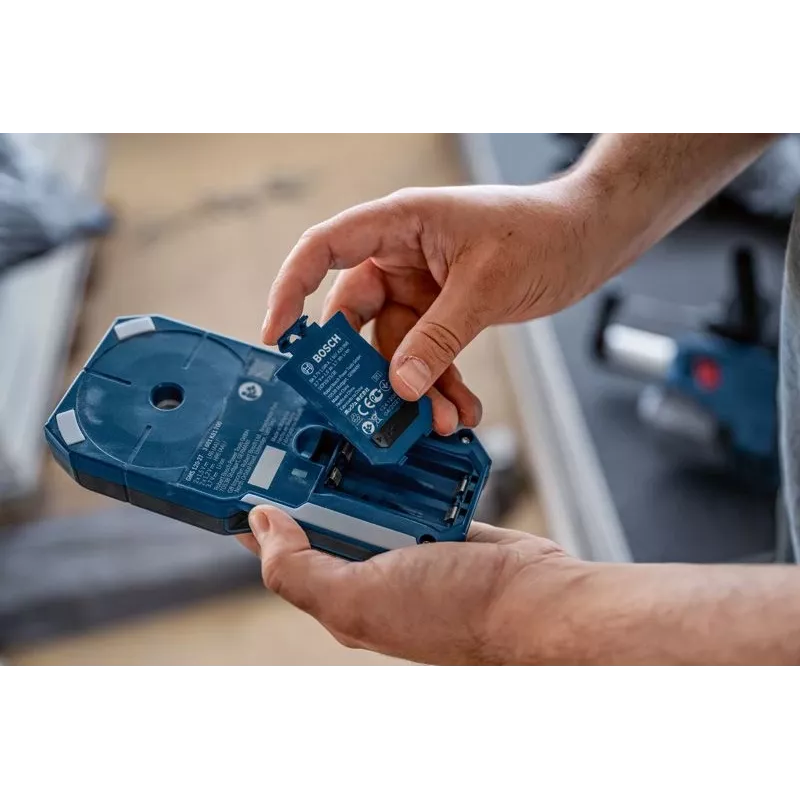 Bosch GMS 120-27 Professional digitálny multidetektor – vodič pod napätím, kov, neželezný kov, drevo