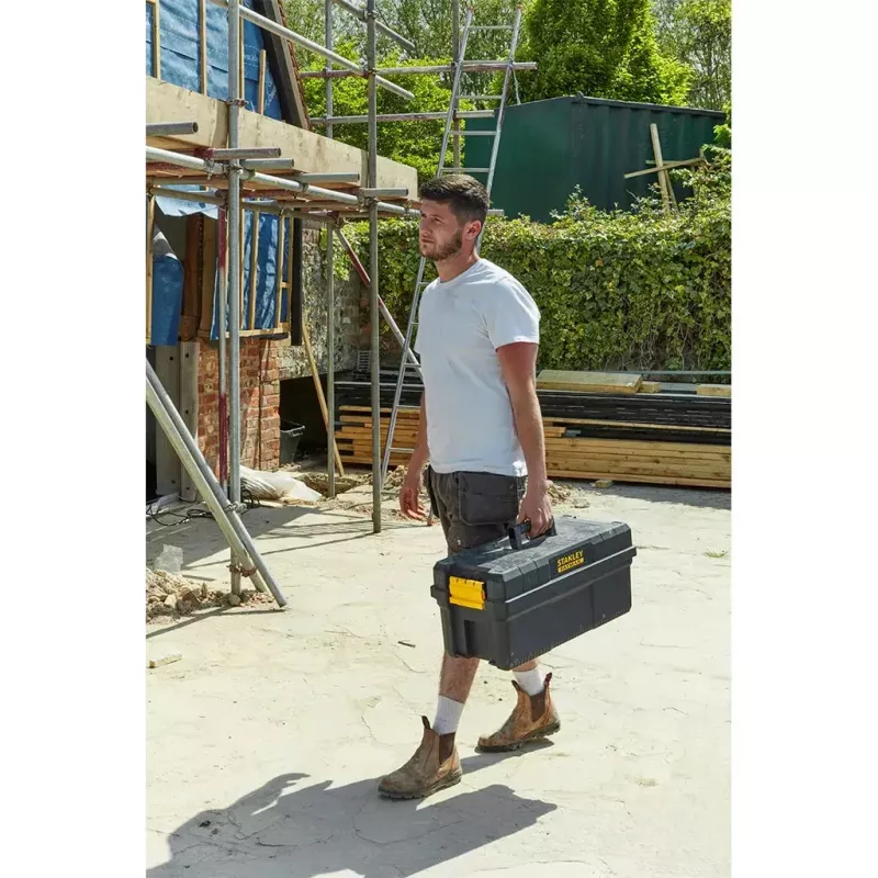 Stanley FatMax FMST81083-1 kufor na náradie so stupienkom, plastový, nosnosť 30 kg, čierno-žltý