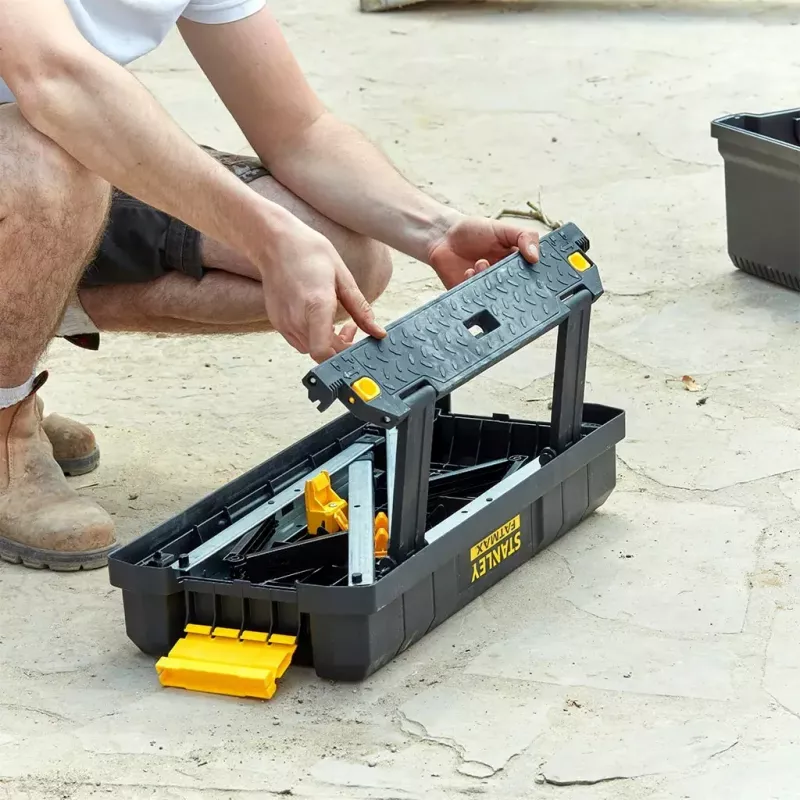 Stanley FatMax FMST81083-1 kufor na náradie so stupienkom, plastový, nosnosť 30 kg, čierno-žltý
