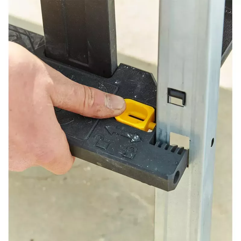 Stanley FatMax FMST81083-1 kufor na náradie so stupienkom, plastový, nosnosť 30 kg, čierno-žltý