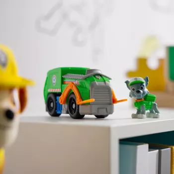 PAW Patrol, Rockys Recycling-LKW, hračkárske auto so zberateľskou akčnou figúrkou, ekologická hračka pre chlapcov a dievčatá od 3 rokov