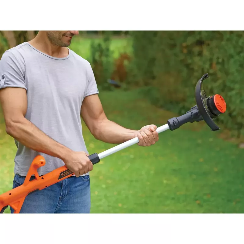 Black & Decker ST182320-QW akumulátorový strunový vyžínač, 18 V, 2,0 Ah Li-Ion, šírka kosenia 25 cm, s akumulátorom a nabíjačkou, oranžový/čierny