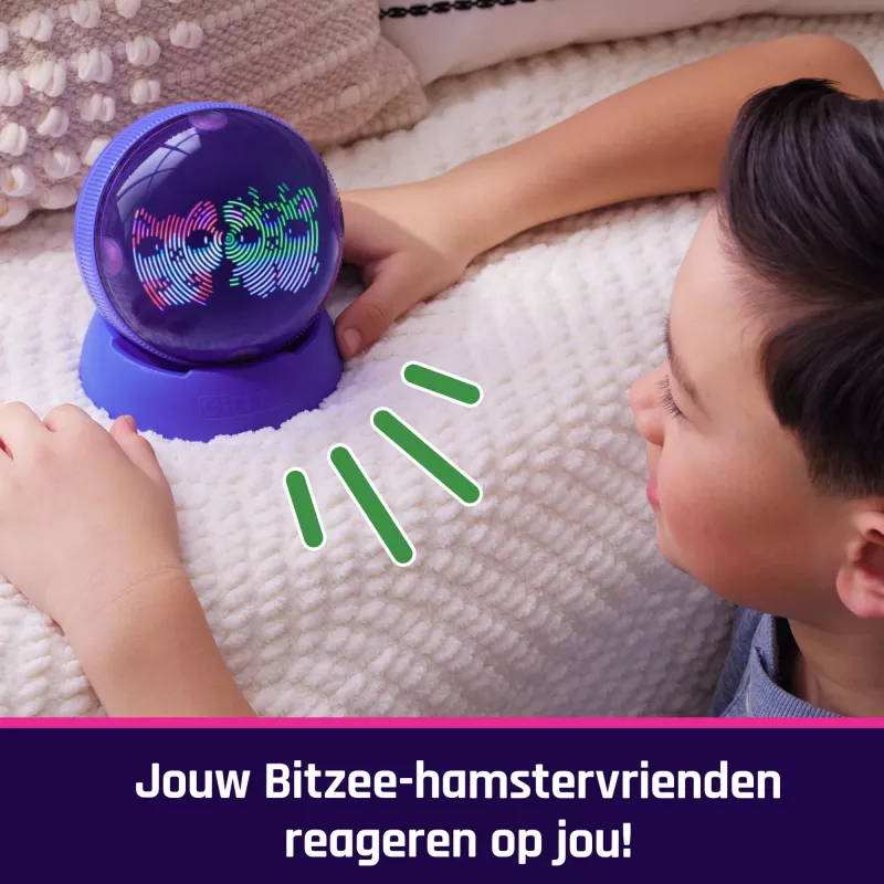 Interaktívna hračka hamster ball Spinmaster Bitzee s viac ako 20 digitálnymi škrečkami, kotúľa sa a reaguje na dotyk, AA batéria, viacfarebná