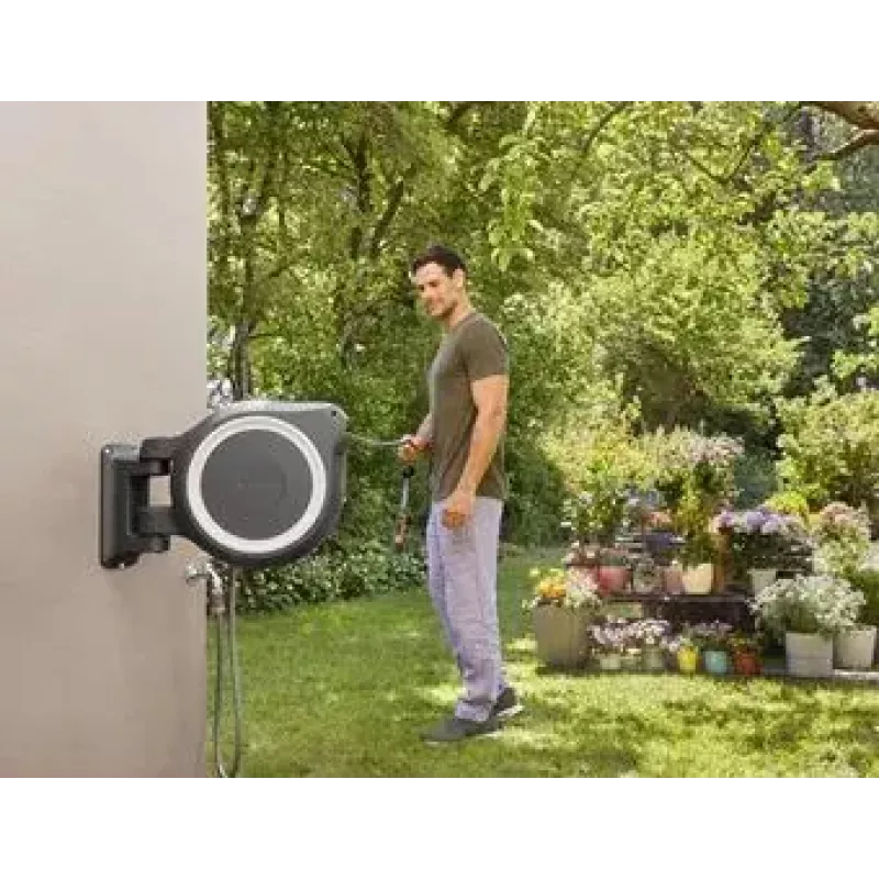 Nástenný navijak hadice Gardena RollUp L