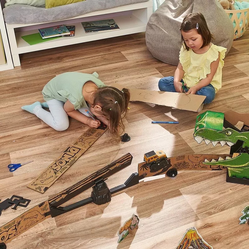 Sada detskej pretekárskej dráhy VTech Car-Board Racers Dino Adventure Set, dráha