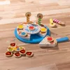 Melissa & Doug narodeninová torta – drevené hračkárske potraviny s dekoráciami na miešanie a 7 sviečkami