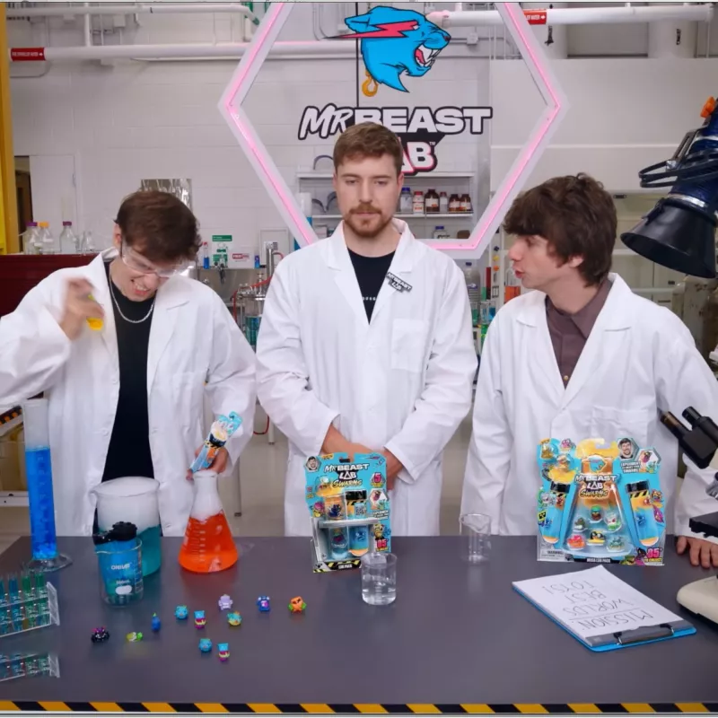 Moose Toys MrBeast Lab Swarms II Atomic 12 ks balenie, 5 rokov, viacfarebné