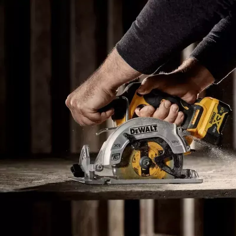 Kotúčová píla DeWALT DCS512P2-QW