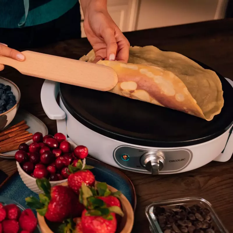 Prístroj na palacinky CECOTEC Fun Creepy Crepesmaker biely 1 200 W