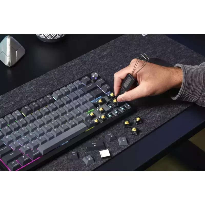 Mechanická herná klávesnica Corsair K65 PLUS WIRELESS RGB Wireless USB čierna