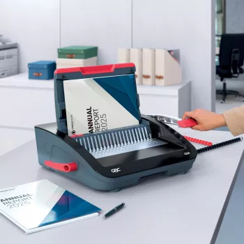 GBC CombBind® CB20 ručná viazacia stroj, plastová väzba, ručná, 240 listov, čierna, červená