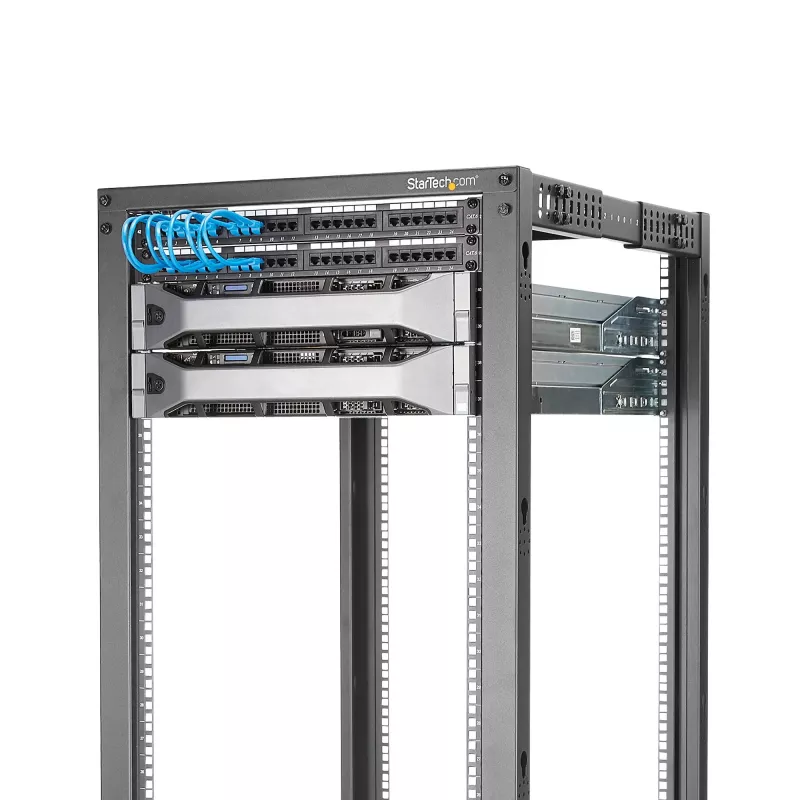 StarTech.com 4-stĺpový 25U mobilný open-frame serverový rack, štvrstĺpový 19-palcový sieťový rack s kolieskami, pojazdný rack s nastaviteľnou hĺbkou pre počítače/AV/dáta/IT vybavenie – kolieska, vyrovnávacie nožičky alebo montáž na podlahu