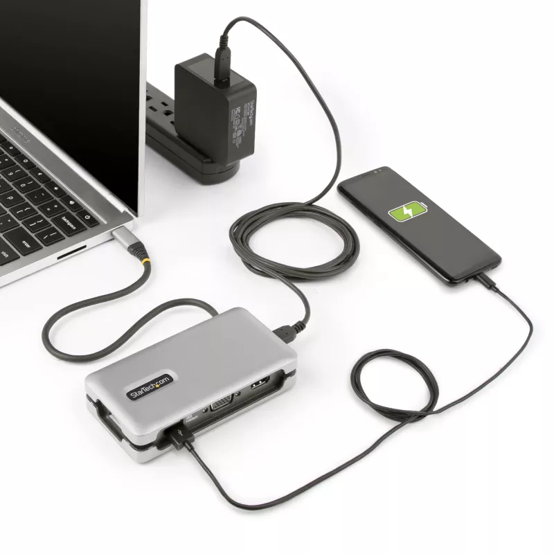 StarTech.com USB-C multiport adaptér – HDMI/VGA – 4K 60 Hz – 3-portový USB hub – 100 W Power Delivery priechod – GbE – Mini dokovacia stanica na cesty s nabíjaním – Zvinutý kábel, 30 cm