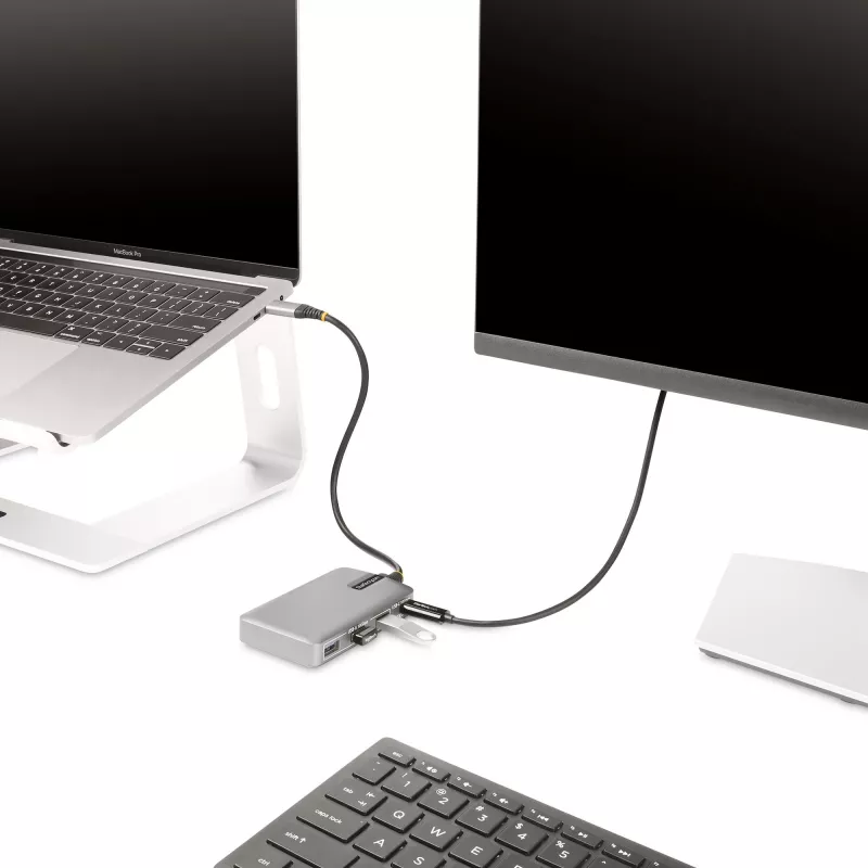StarTech.com 4-portový USB-C hub s USB-C DP Alt Mode video výstupom 4K 60Hz - 3x USB-A, 1x USB Type-C, 100W Power Delivery priechod, USB 3.2 10Gbps, 30cm kábel, prenosný USB hub