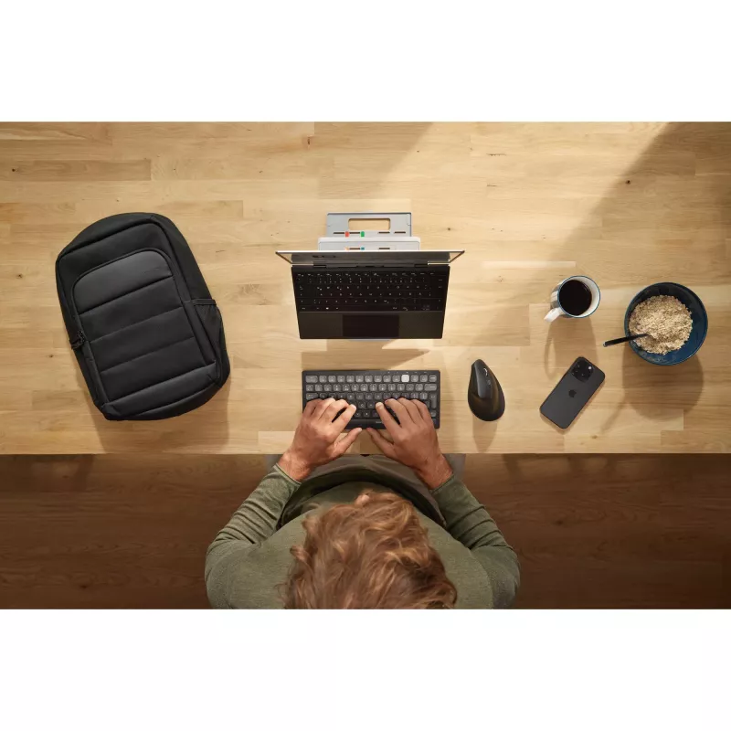 Kensington SmartFit Easy Riser Go – nastaviteľný ergonomický laptop-riser a chladiaci stojan pre notebooky do 17 palcov