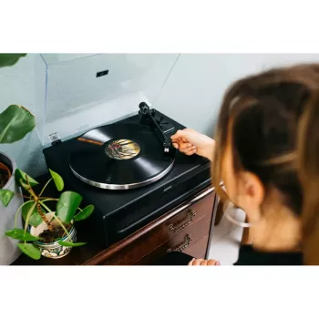Remienkový audio gramofón Lenco LS-430BK čierny 40W Bluetooth