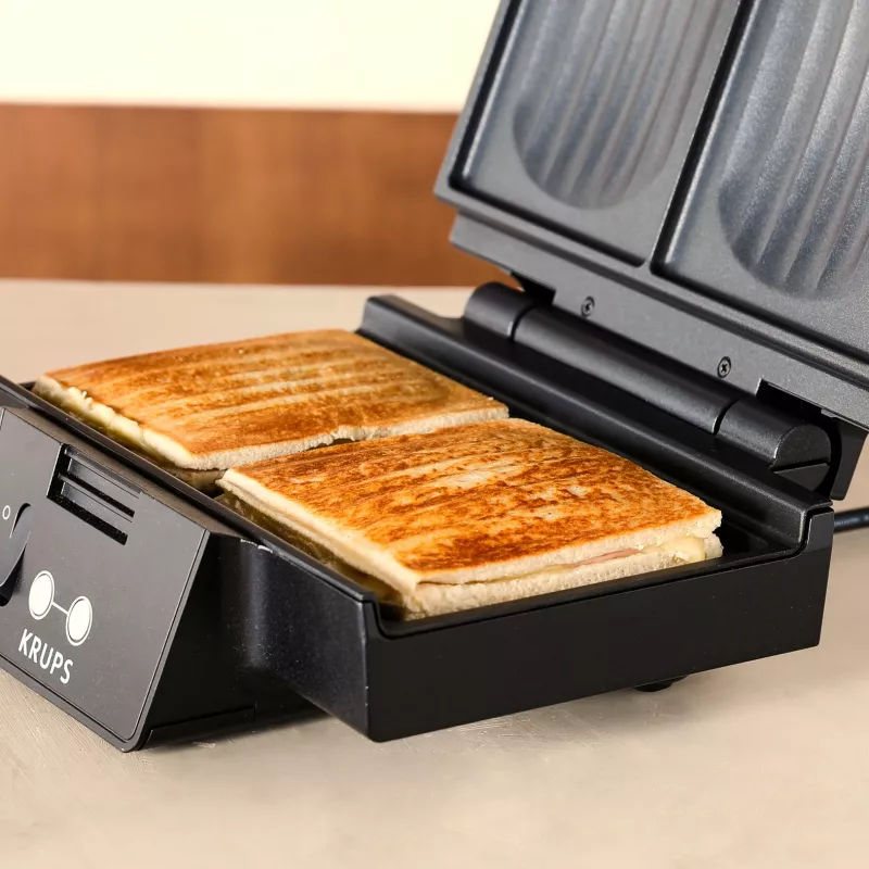 Krups FDK Iconic FDK462 sendvičovač 850 W čierna