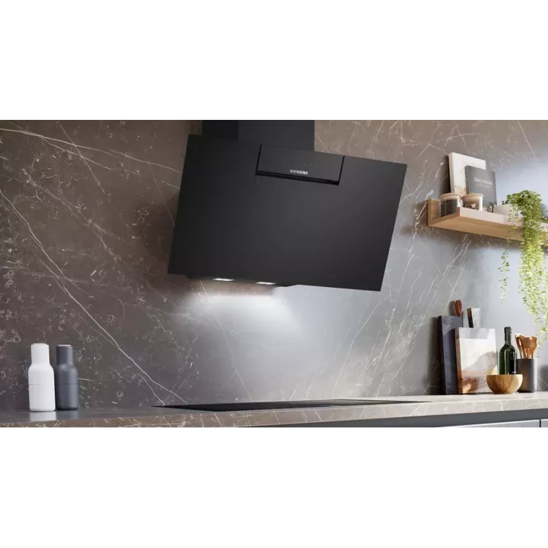 Siemens iQ300 LC87KFN60 šikmý nástenný odsávač pár, 80 cm, Home Connect, 56 dB, energetická trieda A+, LED, čierny