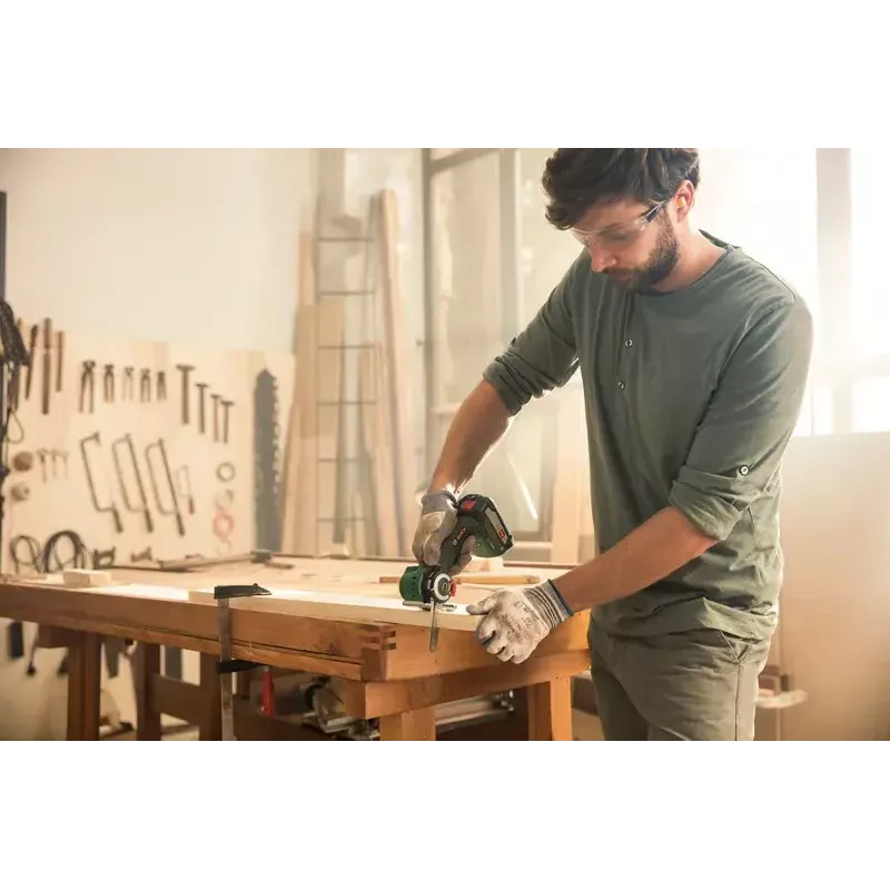 Bosch AdvancedCut 18 7000 RPM čierna, zelená, červená, strieborná