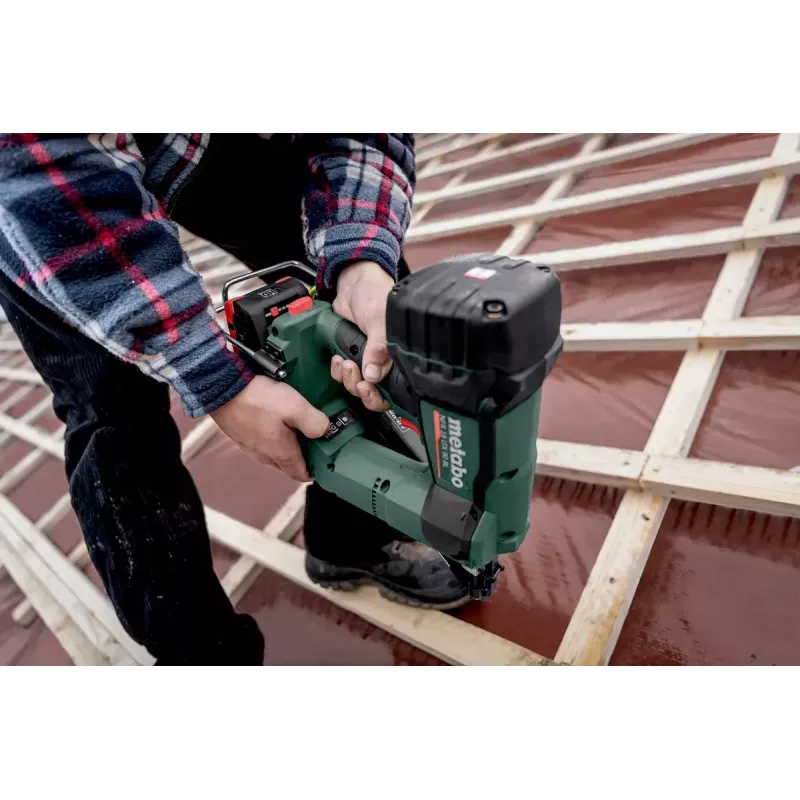 Klincovačka Metabo NFR 18 LTX 90 BL batéria 4 Ah 550 úderov/min