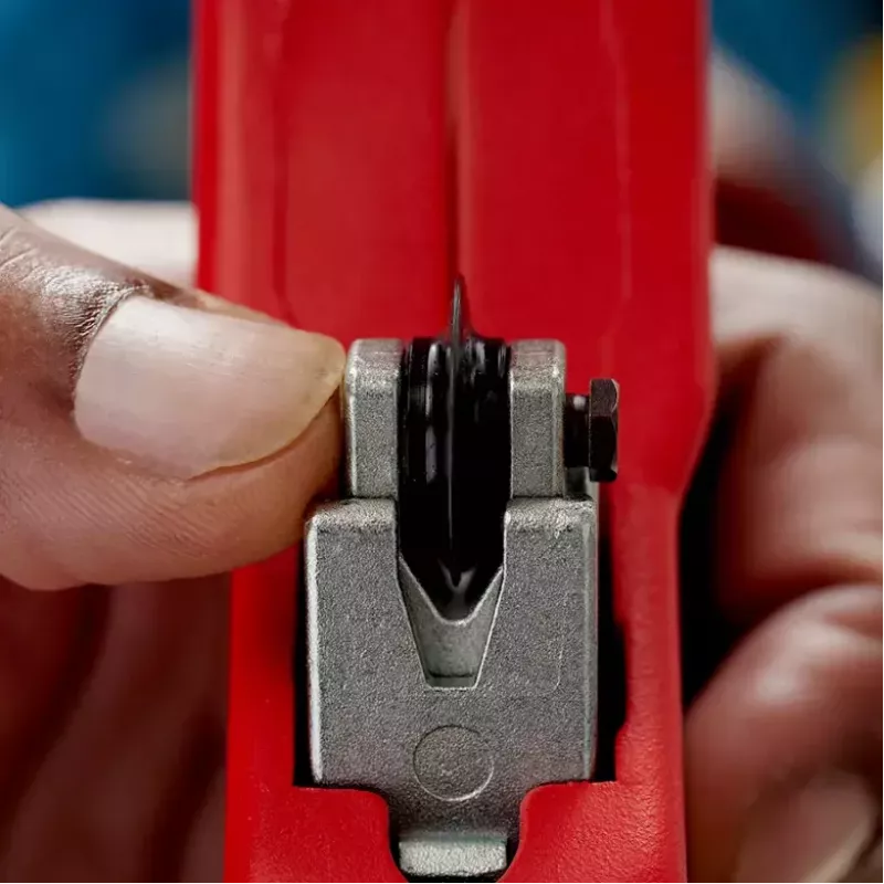 Rezačka rúr Knipex 90 31 03 BK vhodná na mosadz, meď, oceľ