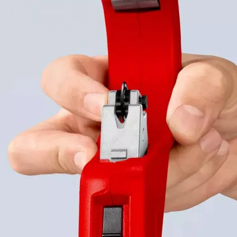 Rezačka rúr Knipex 90 31 03 BK vhodná na mosadz, meď, oceľ