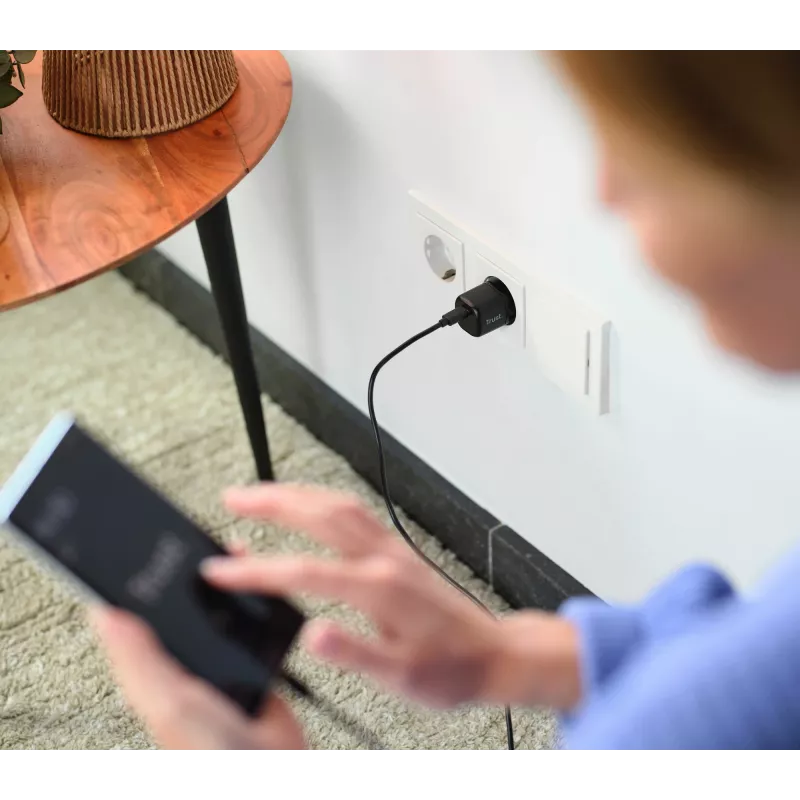 AC nabíjačka Trust Maxo univerzálna čierna 12V 3A USB Type-C