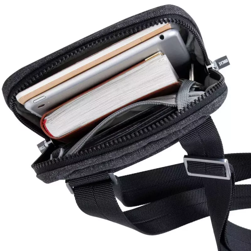 Taška cez rameno Rivacase 8810 pre tablety do 20,3 cm (8 palcov) — polyuretán a polyester, 0,28 kg