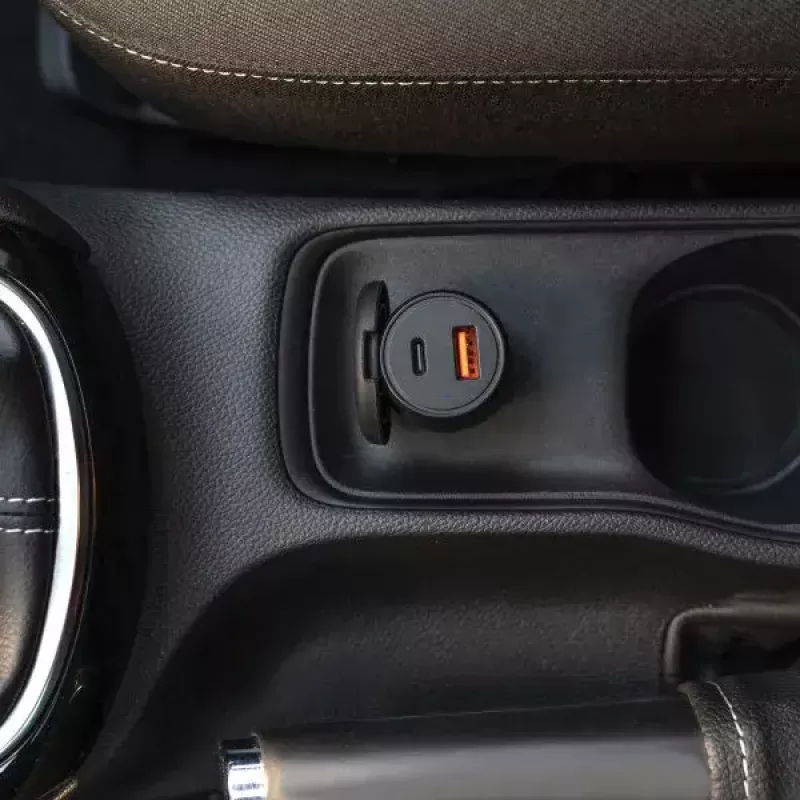 4smarts VoltRoad Ultimate auto nabíjačka pre notebooky, smartfóny a tablety s funkciou rýchleho nabíjania