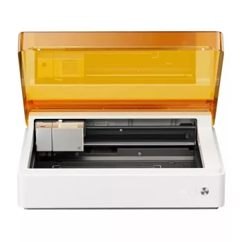 Laserový gravírovací stroj xTool M1 Ultra 20W Deluxe set — 20W laser, stolný gravírovač/rezačka