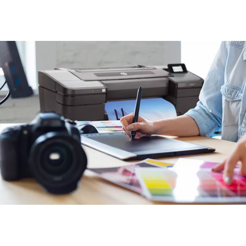 HP Designjet Z9+dr 44-in PostScript tlačiareň s V-orezávačom